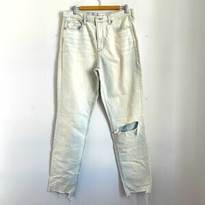 American Eagle hi rise light wash distressed denim Mom jeans sz 10T